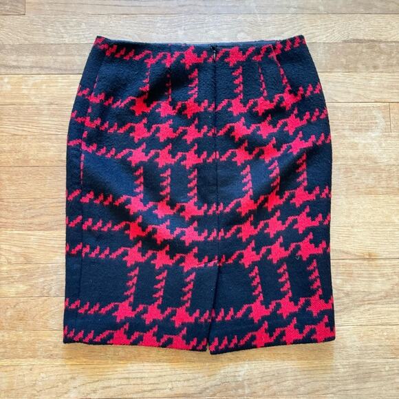 Talbots wool blend black red houndstooth knee length pencil skirt size 6P
 b16 - Picture 4 of 4